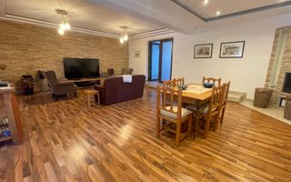 Casa cu teren generos de 750 mp, P+1E in zona Mehala - Poză 1