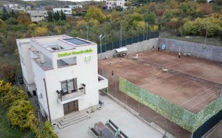 Baza de tenis si constructie moderna - Poză 28