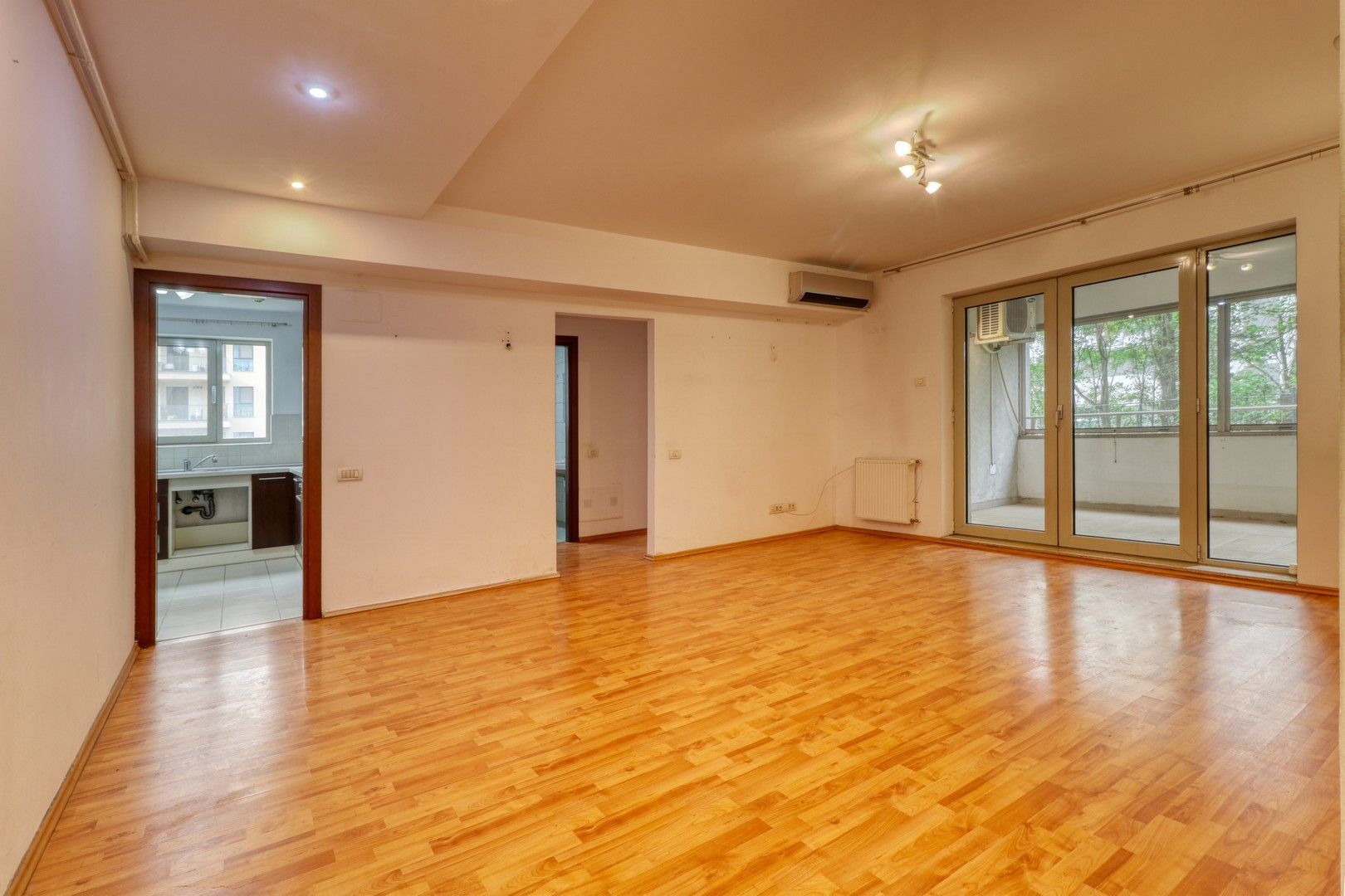 West Park—2 camere- loc de parcare inclus- comision 0% - Poză 2