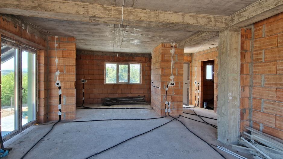 Casa individuala 5 camere teren 504 mp interior alb carport Selimbar - Poză 9