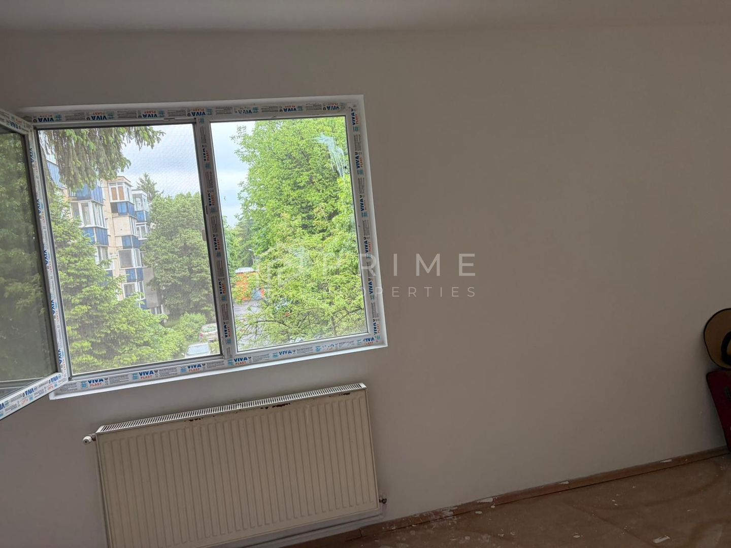 Apartament cu 3 camere, etaj 2 – Zona Dâmbul Pietros - Poză 5