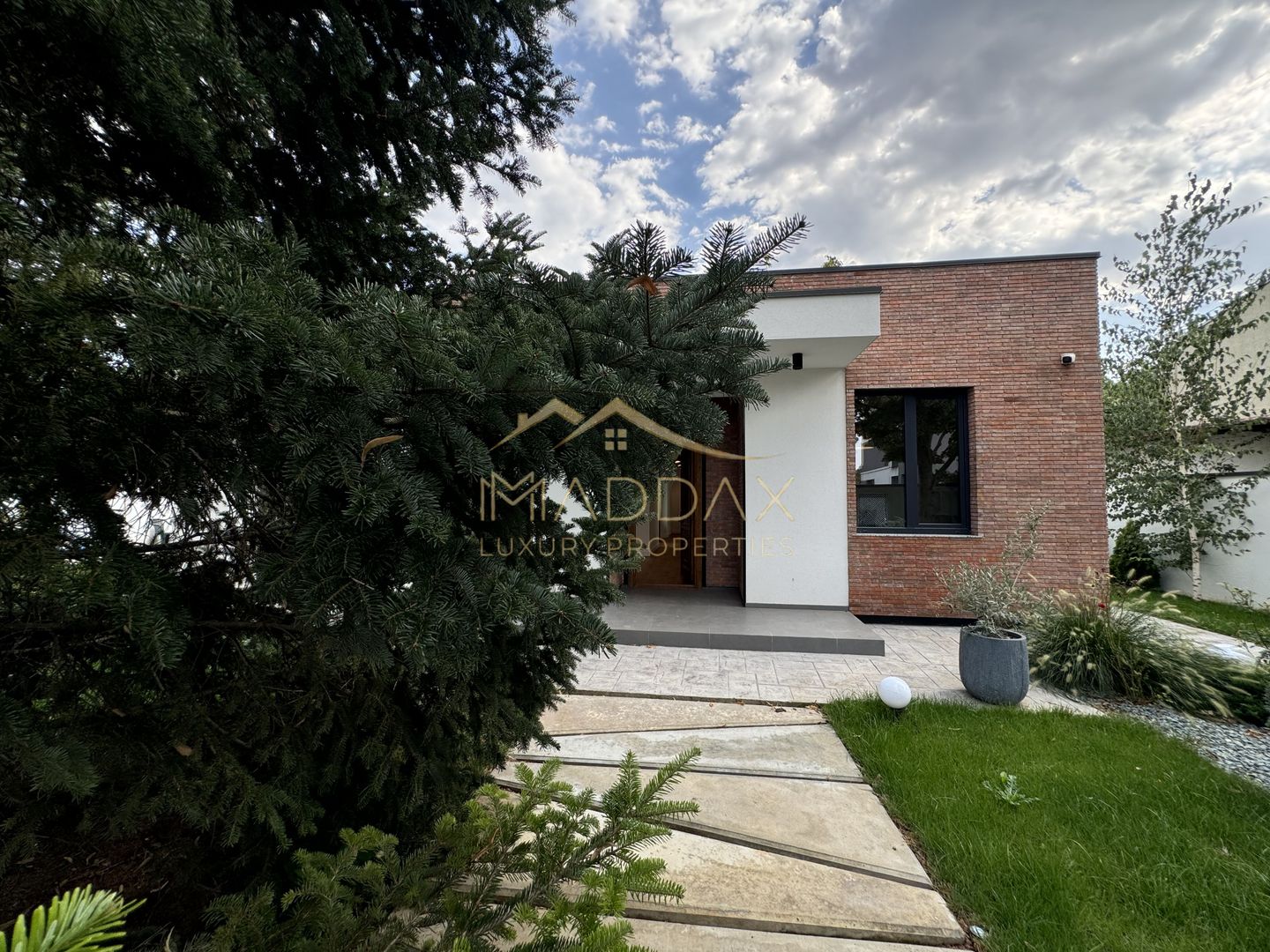 Vila cu 5 camere // * 565 mp gradina* // Tunari - Poză 90