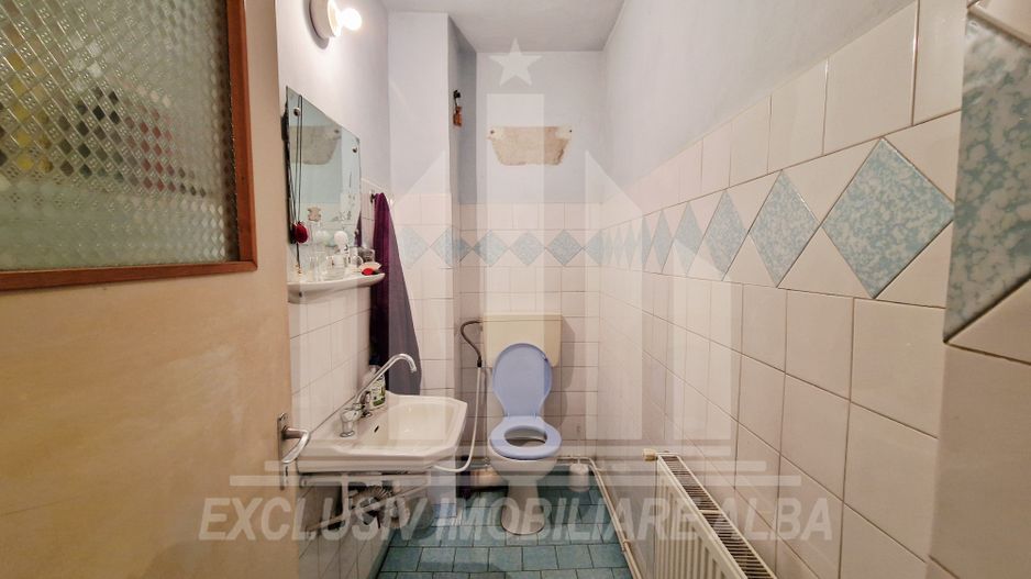 Apartament cu 3 camere decomandate in Cetate - Poză 7