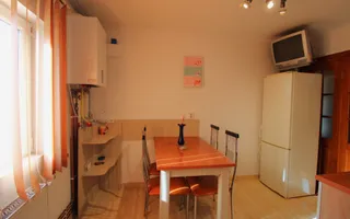 3 camere, centrala proprie, boxa la subsol, garaj - Poză 13