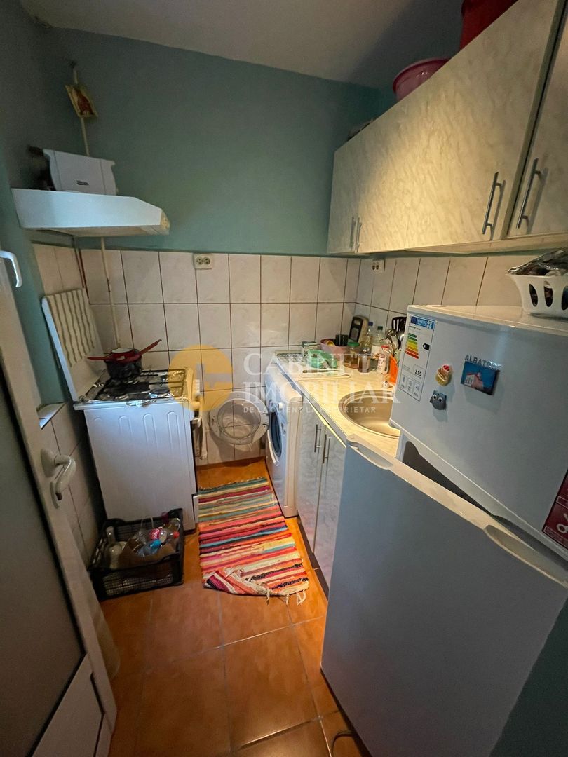 2 camere ideal pentru investitii zona Alexandru cel Bun-Pta Alexandru - Poză 3