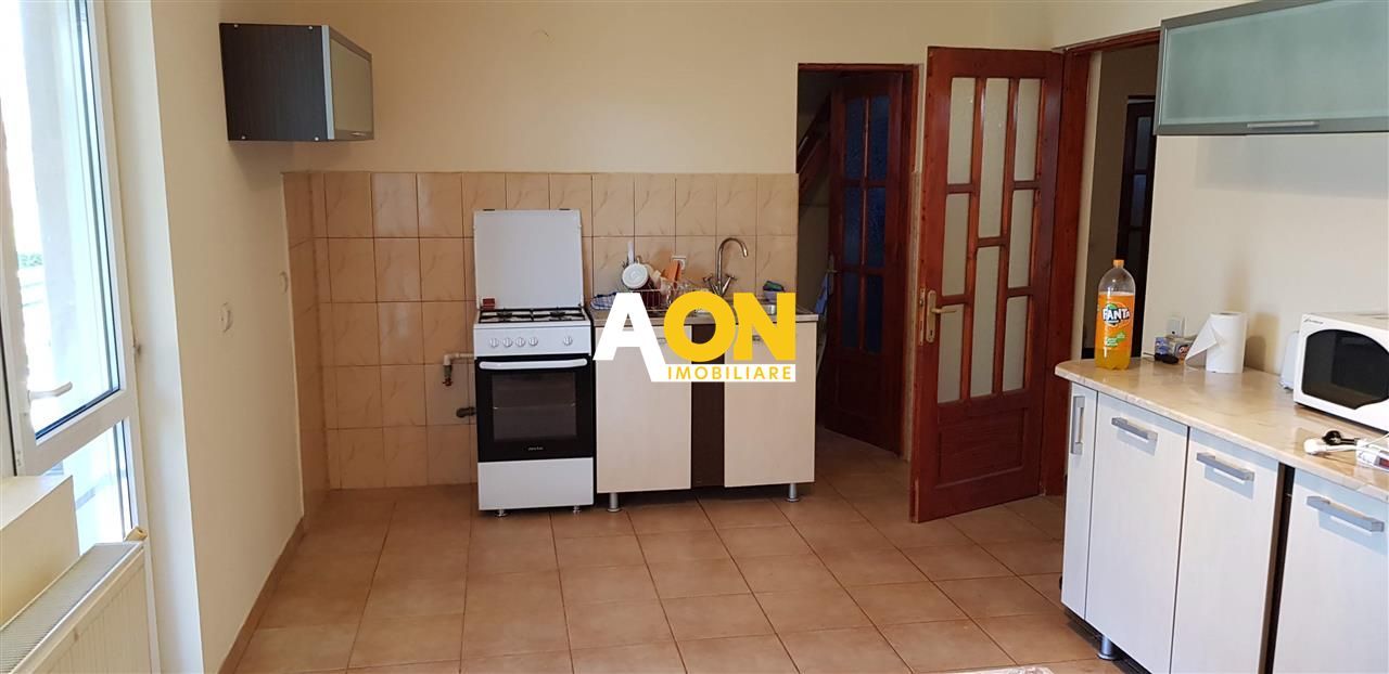 Casă de închiriat, 3 camere, cu terasă și garaj, Partoș - Poză 10