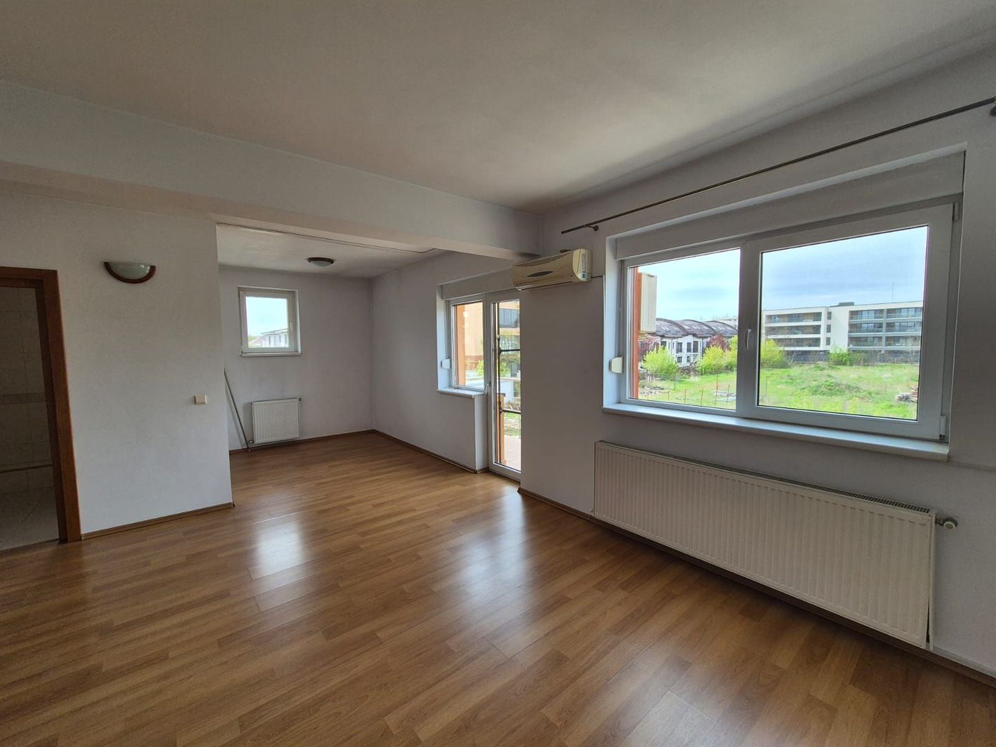 Inchiriere vila 5 dormitoare S + P + 1E + M zona Erou Iancu Nicolae - Poză 14