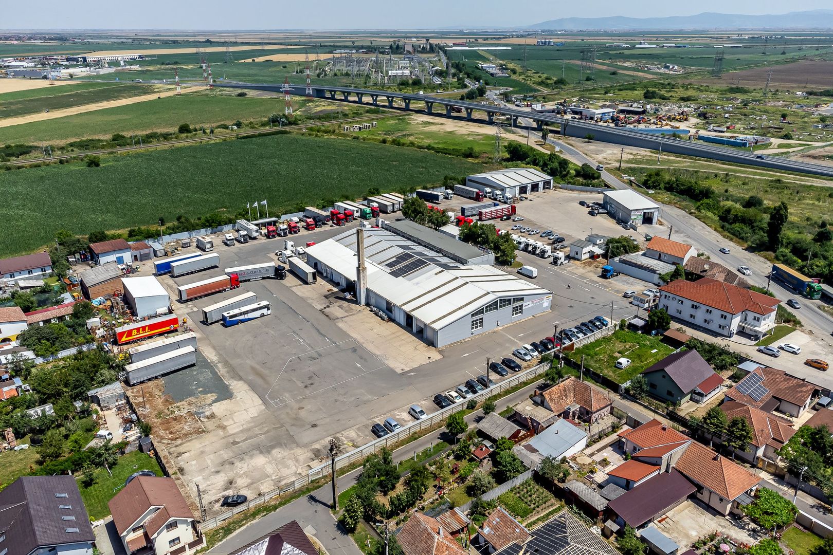 Birouri și platformă betonată cartier Micălaca - Poză 7