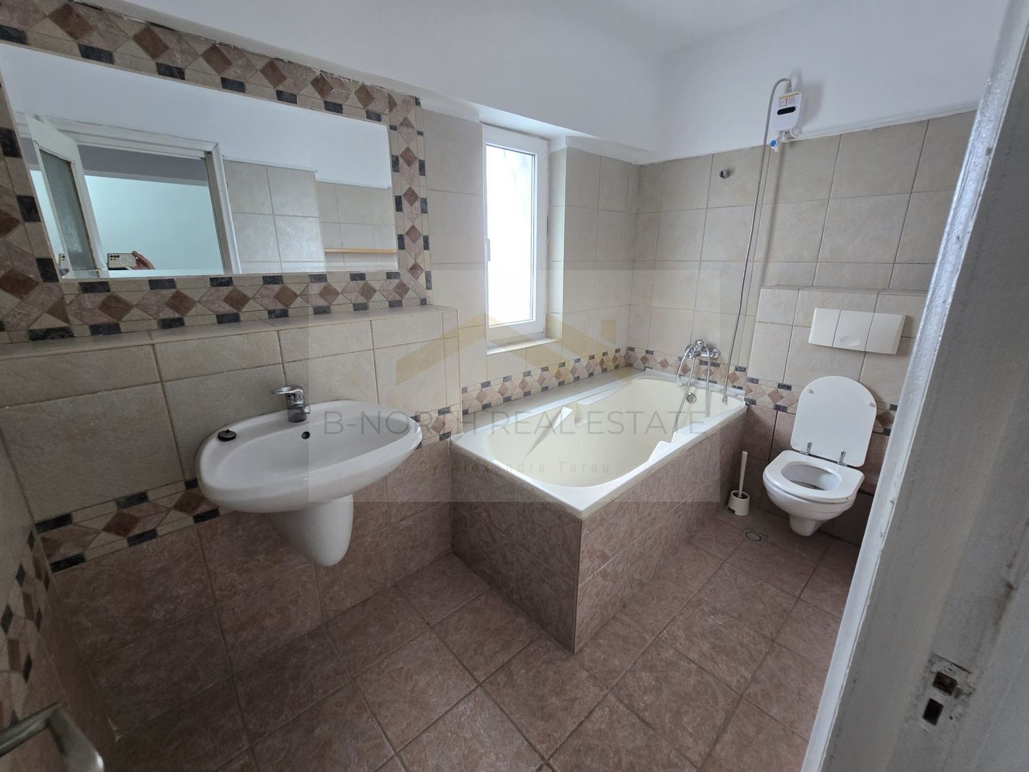 Apartament cu 4 camere de tip Duplex - Bvd. Unirii - Zona centrala - Poză 8