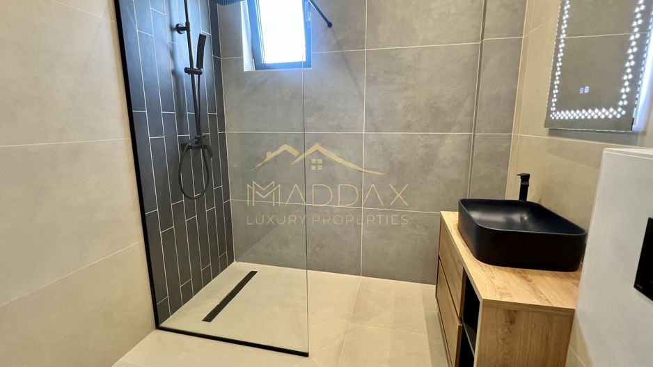 Vilă **6 camere  **451mp // Zona Iancu Nicolae - Poză 53