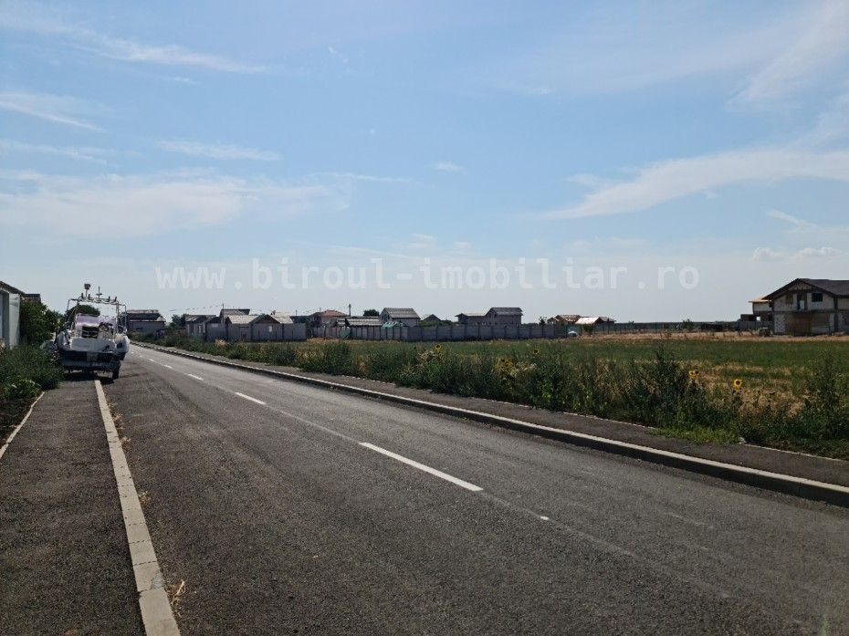 Vânzare Teren Intravilan pentru Casă/Vilă cu Toate Utilitățile, Stradă Asfaltata - Poză 2