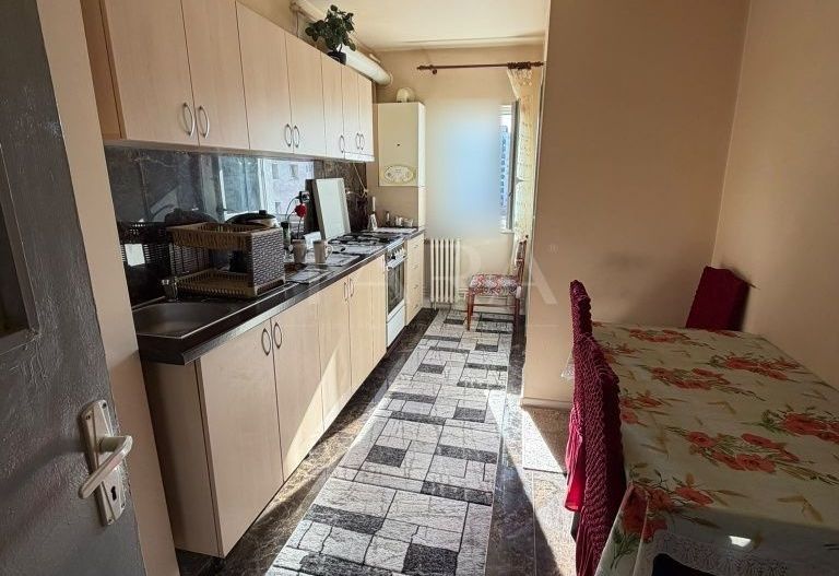 Apartament cu 4 camere, spațios – Mănăștur, Piața Flora - Poză 1
