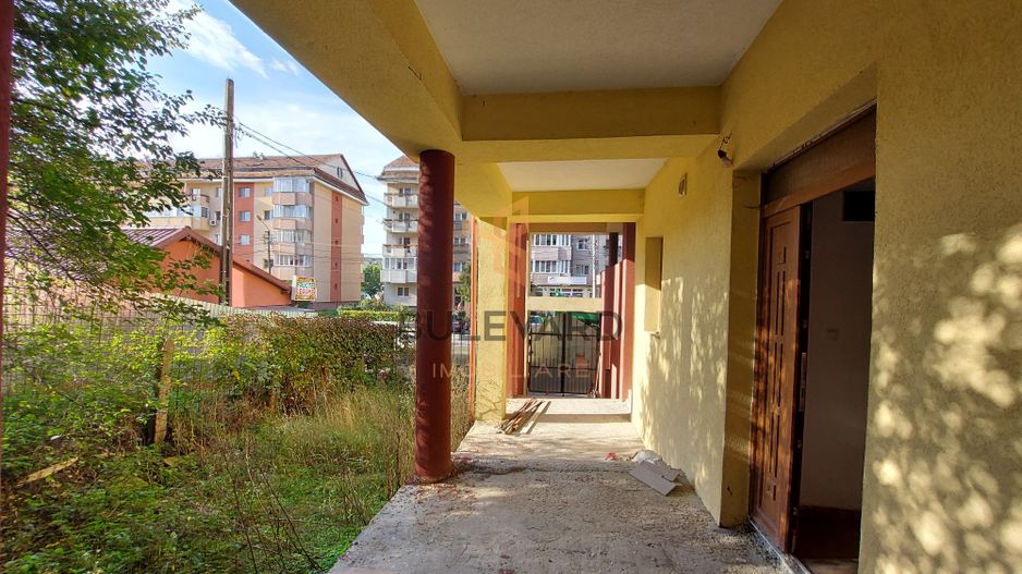 Casa individuala+ birou/spatiu comercial pe Strada 1 Mai! - Poză 14