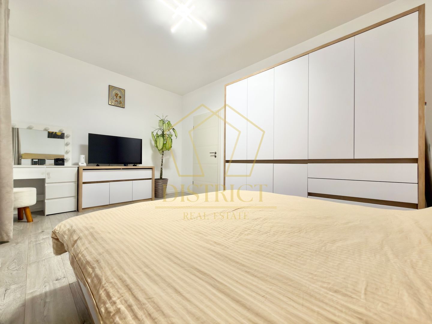 Apartament cu 3 camere mobilat si utlat, 70 mp utili, in Giroc la etajul 2. - Poză 11