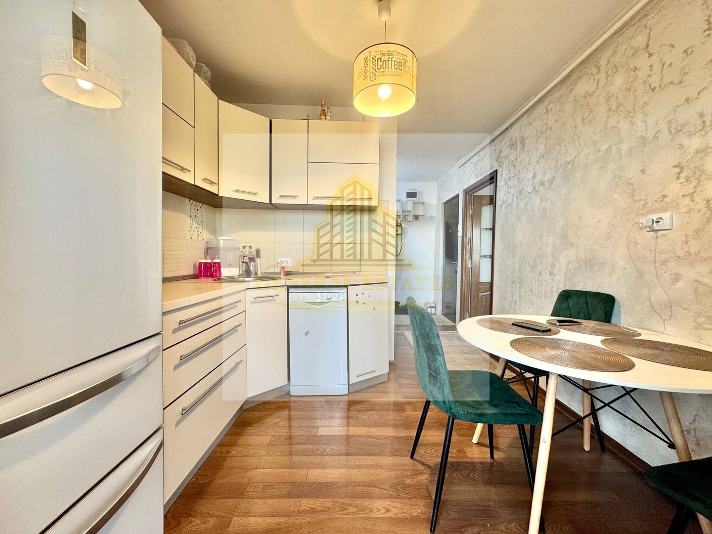 Spre Vânzare apartament cu 3 camere - 72 m.p - Nicolina, Iași - Poză 3