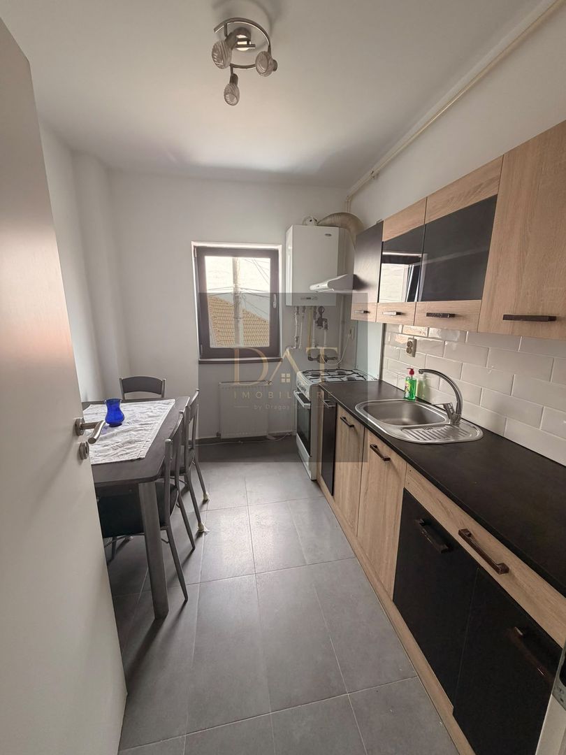 Apartament, 2 camere decomandate, parcare subterana, zona Traian Vuia - Poză 5
