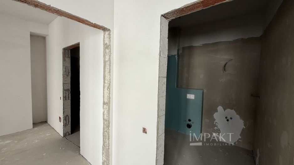 Apartament 4 camere etaj retras aproape de centrul orasului - Poză 5