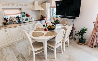 Apatament 3 camere de vanzare , zona Decebal - Poză 1