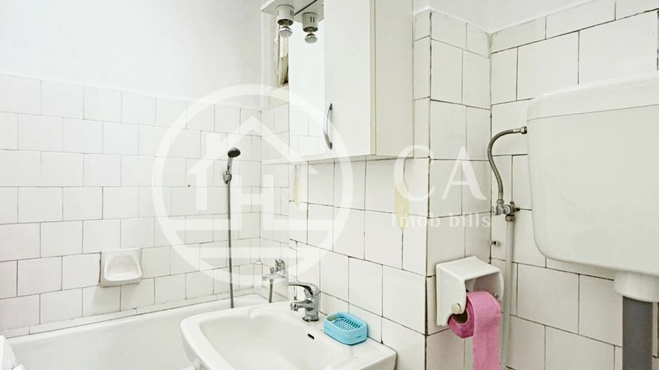 Apartament cu 3 camere de inchiriat in zona Rogerius, Oradea - Poză 12