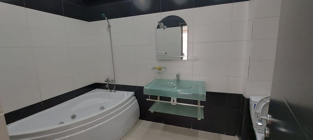 Apartament 3 camere | Vedere spre lac | Terasa 90 mp - Poză 8