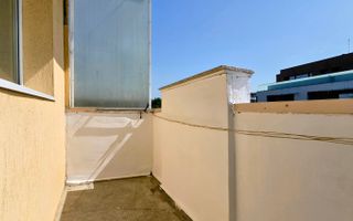 Apartament 3 camere, 2 bai, balcon, zona UMF - Poză 9