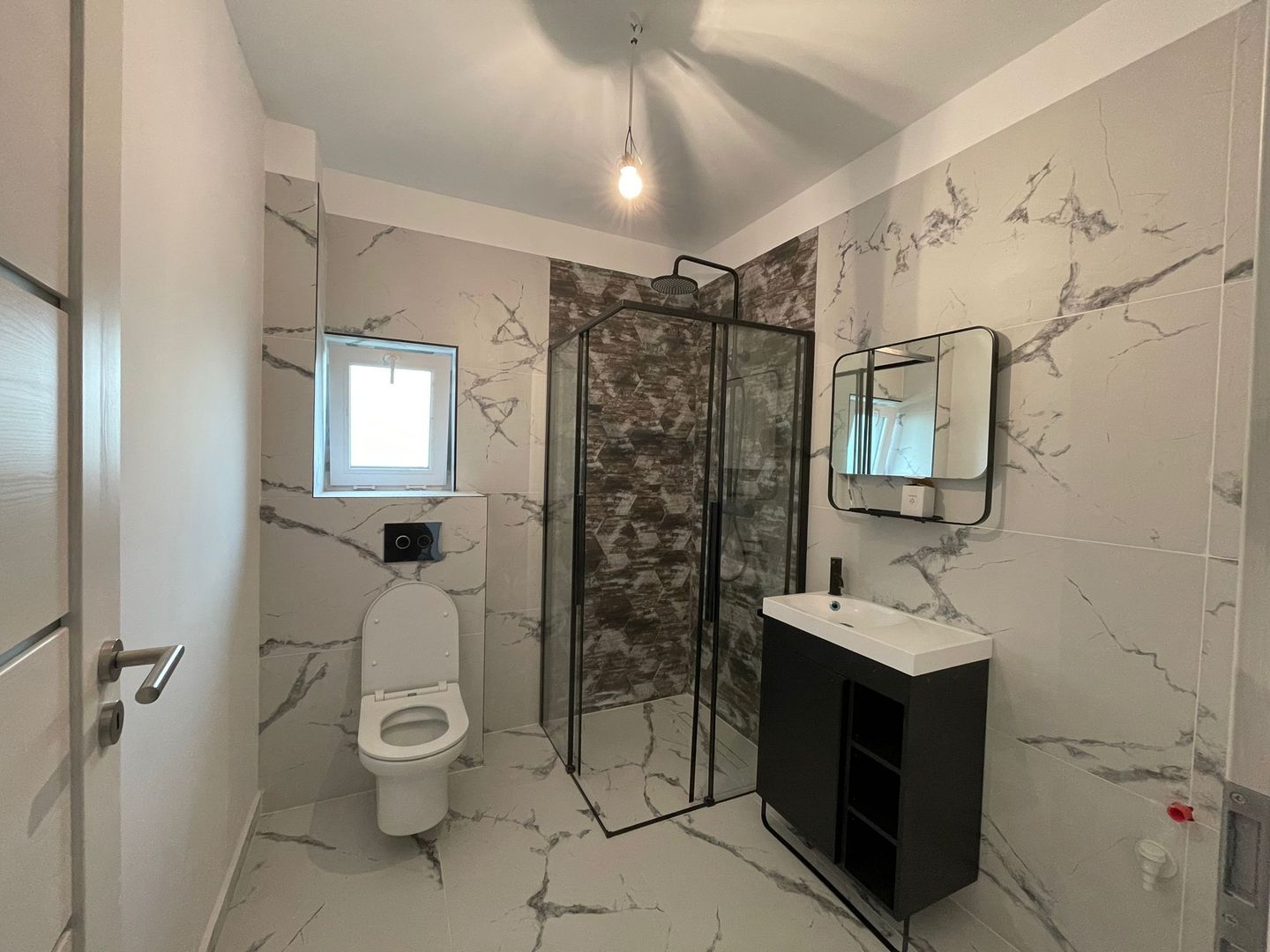 Duplex-4 camere-pozitie excelenta-la asfalt-Remetea Mare - Poză 12