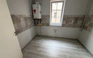Etaj 1. Decomandat. Finisaje superioare - Poză 12