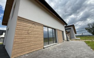 Casă individuală INDEPENDENTĂ ENERGETIC - Poză 2