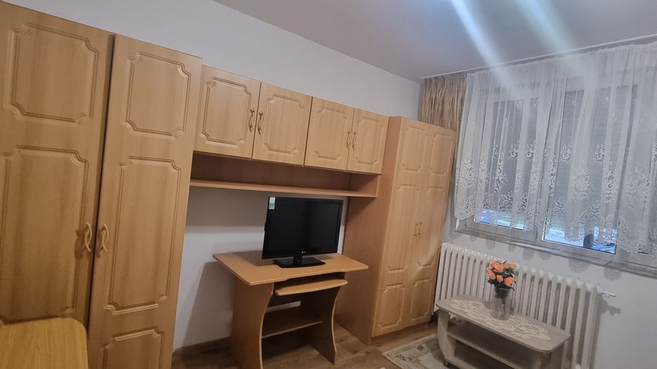 Chirie, garsonieră, mobilată, utilată, parter Blv Dacia. 250 Euro/lună - Poză 3