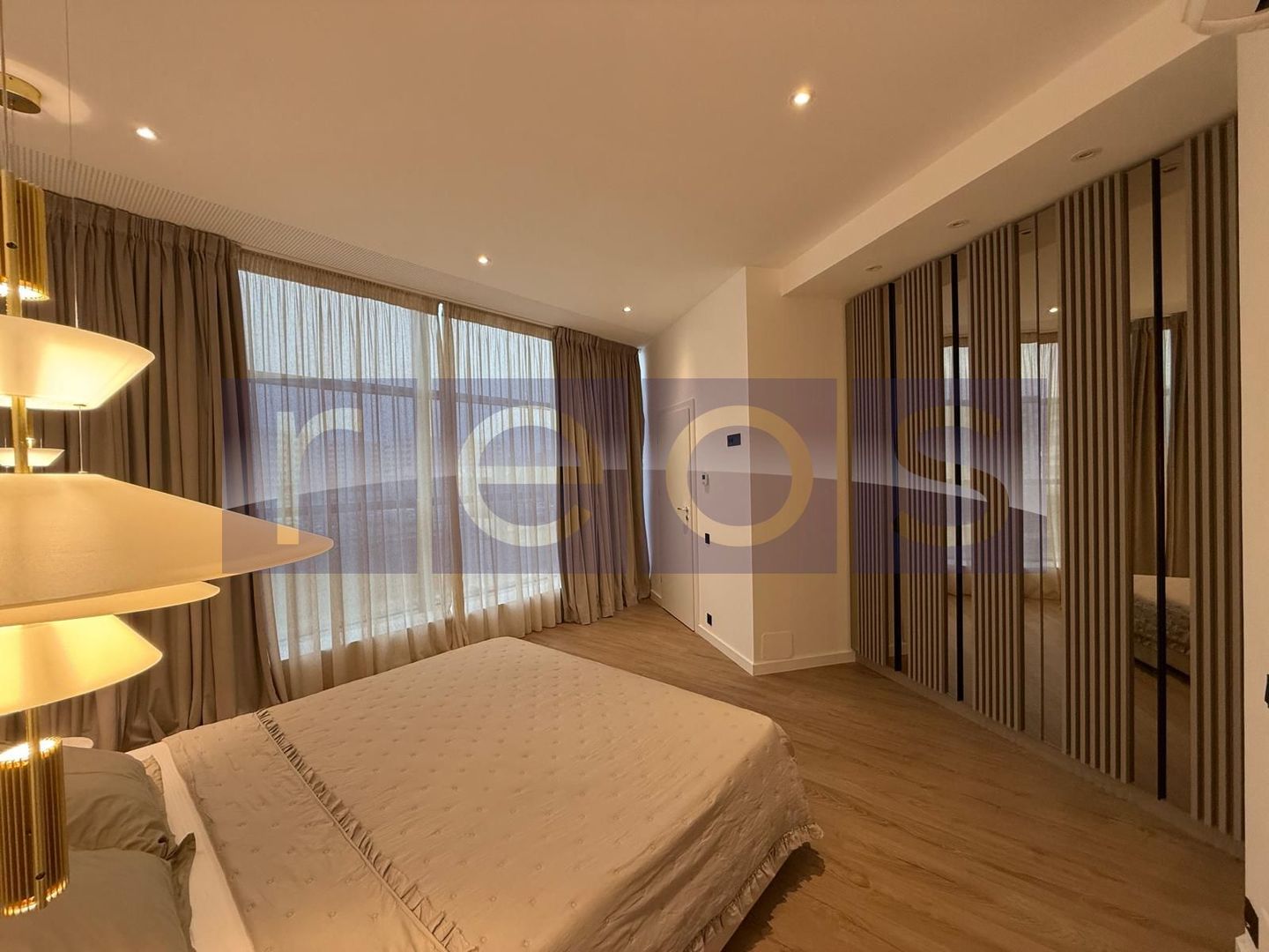 INCHIRIERE 4 CAMERE | ONE NORTH LOFT | MOBILAT SI UTILAT LUX | LOC PARCARE | - Poză 13