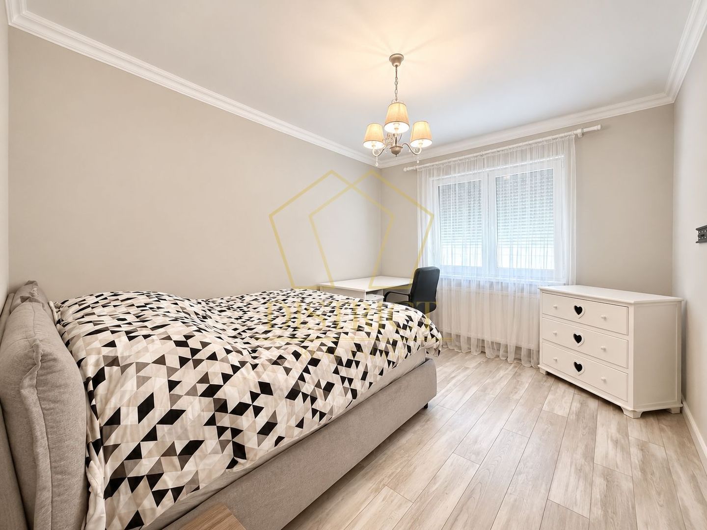 Apartament cu 2 camere | bucatarie inchisa | gradina de 45 mp in Giroc la asfalt - Poză 5