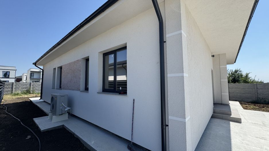 Casa parter Tunari 5 camere curte 400m2, 140m2, UTILITATI, zona buna - Poză 3