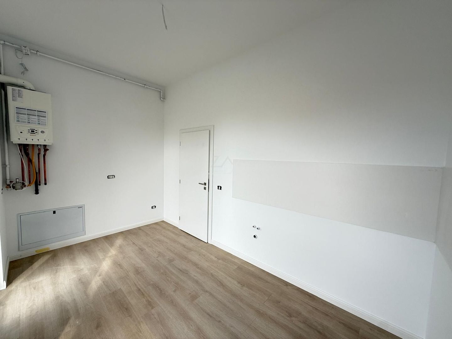 Bloc finalizat. Finisaje superioare. Loc de parcare. - Poză 6