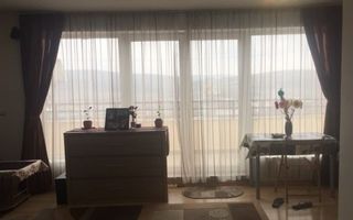 Apartament cu terasă generoasă – zona Petrom. - Poză 3