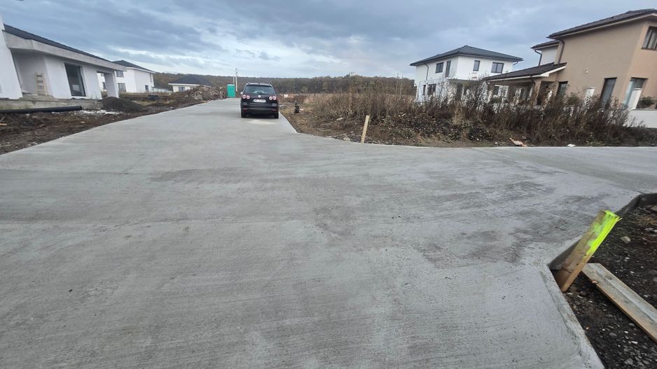 Teren 908mp.zona Penny Corunca CU duplex,toate utilitatile - Poză 1