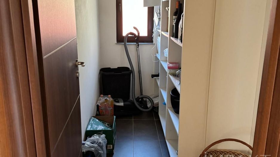 Casa de vacanta pe malul Lacului Tarnita, 650 m2 teren - Poză 9