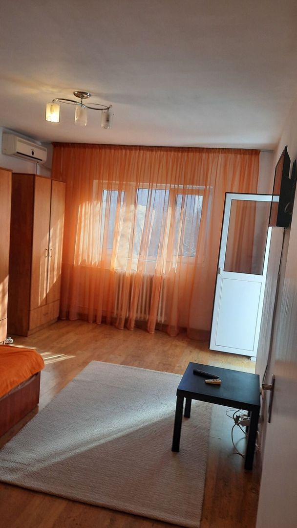 Garsoniera bloc mixt 1983, Favorit, Drumul Taberei - Poză 1