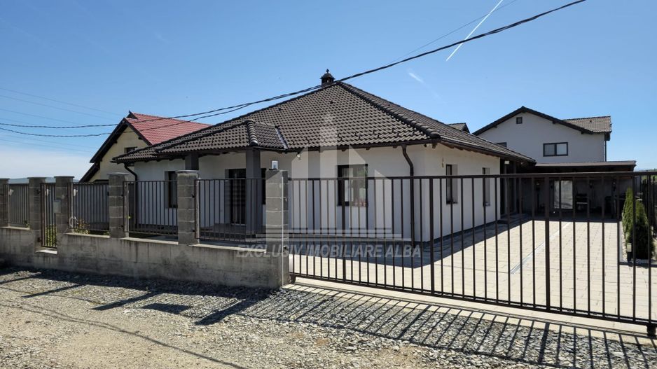 Casa individuala de vanzare pe un singur nivel, Micesti - Poză 1