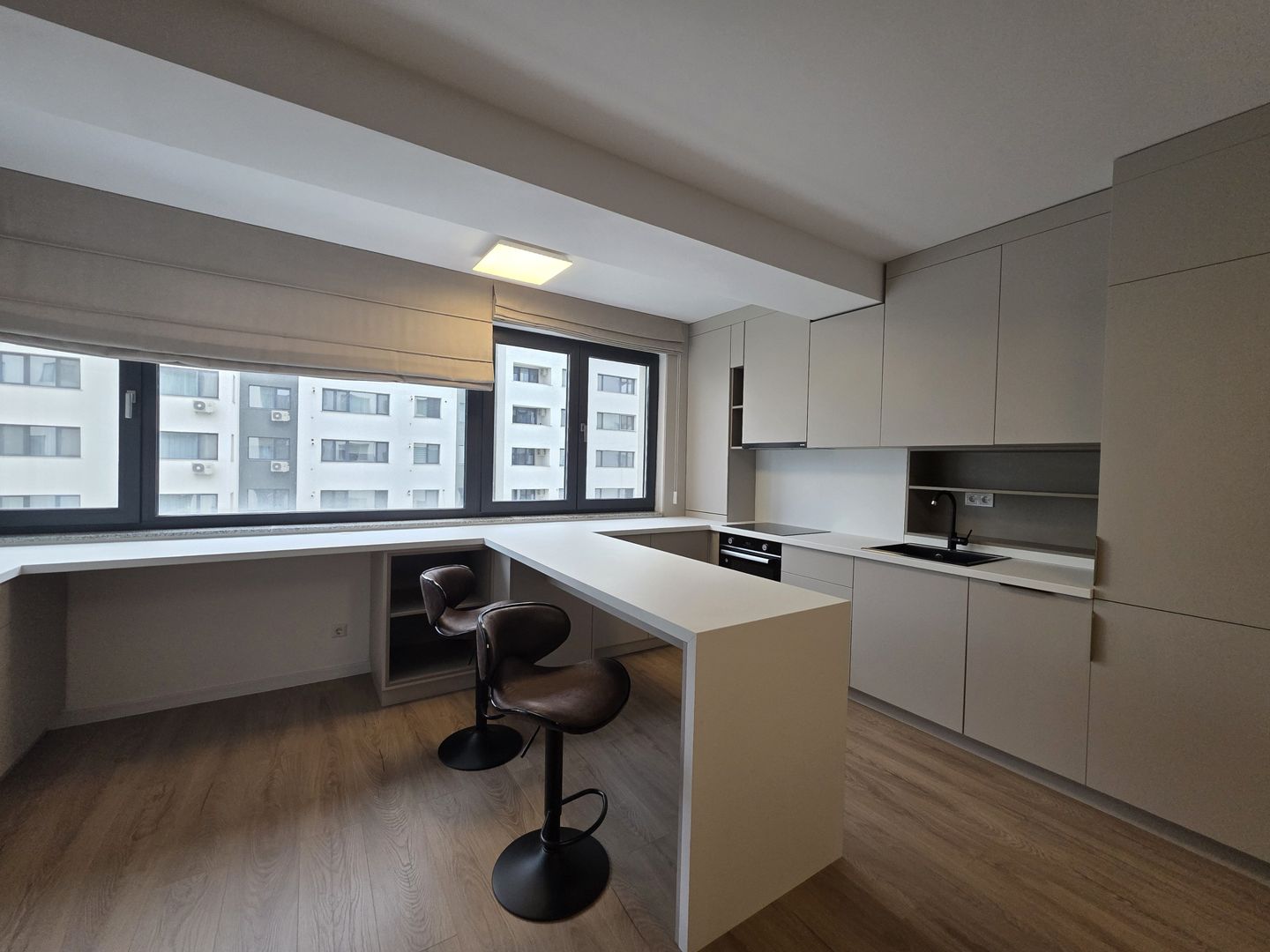 Apartament 2 camere lux decomadat Pipera Rond OMV70 metri - Poză 15