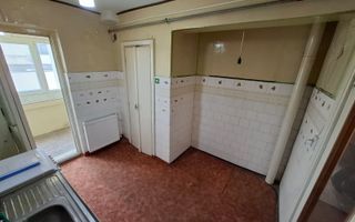 Spitalul Judetean - Casa Tineretului 3 camere, etaj 2, centrala gaz - Poză 4
