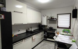 De vanzare un superb apartament de 2 camere in zona Tractorul - Poză 7