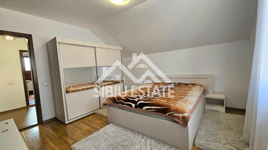 Casa de inchiriat 6 parcari - Poză 10