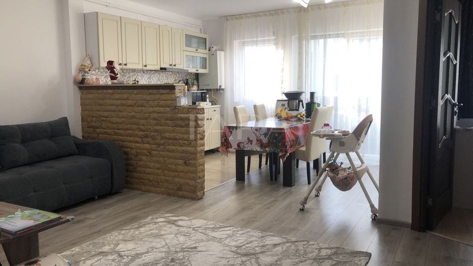 Vand apartament 2 camere zona Urusagului - Poză 2