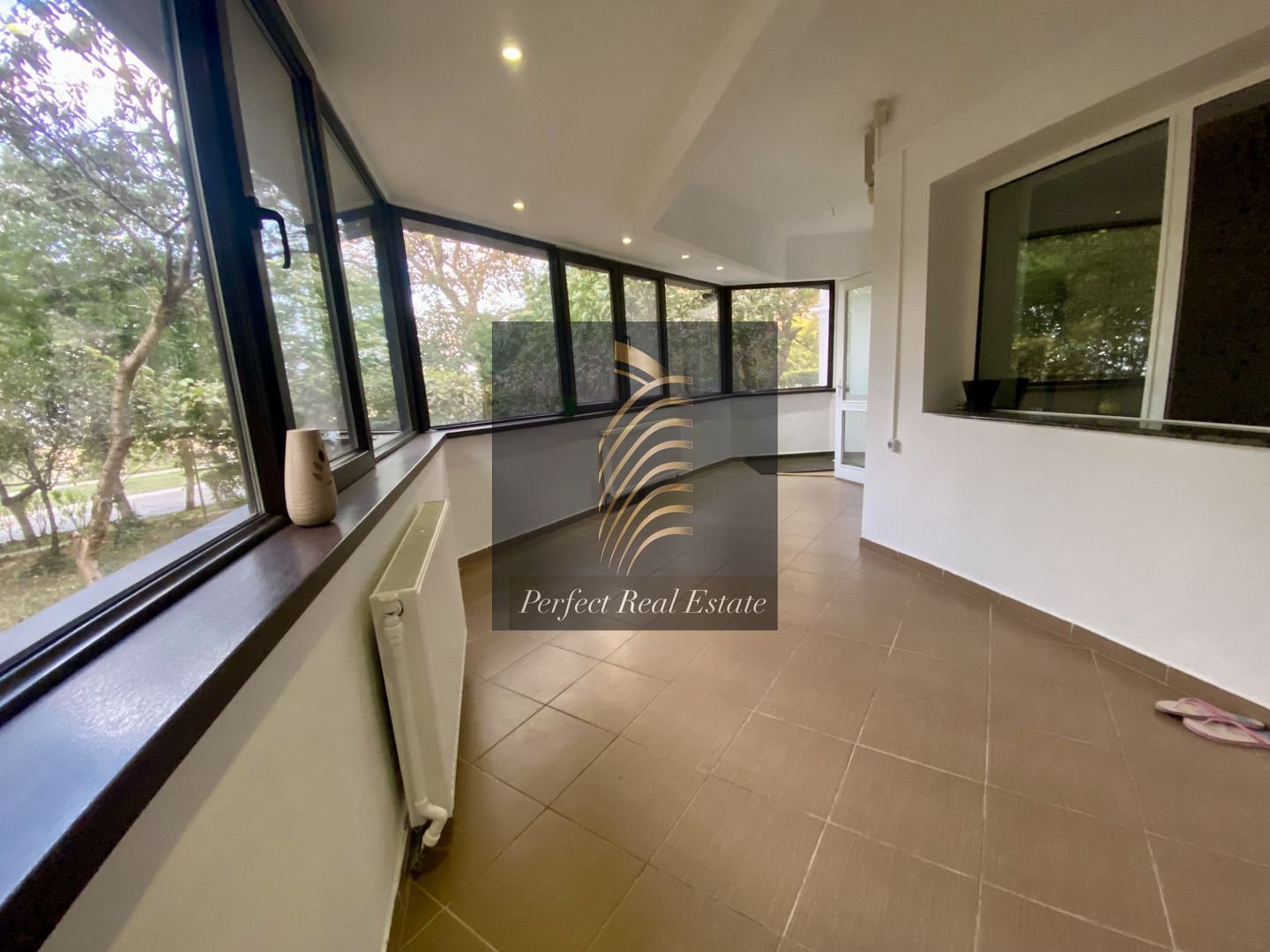 Apartament 3 camere vedere la mare Faleza Nord - Poză 1