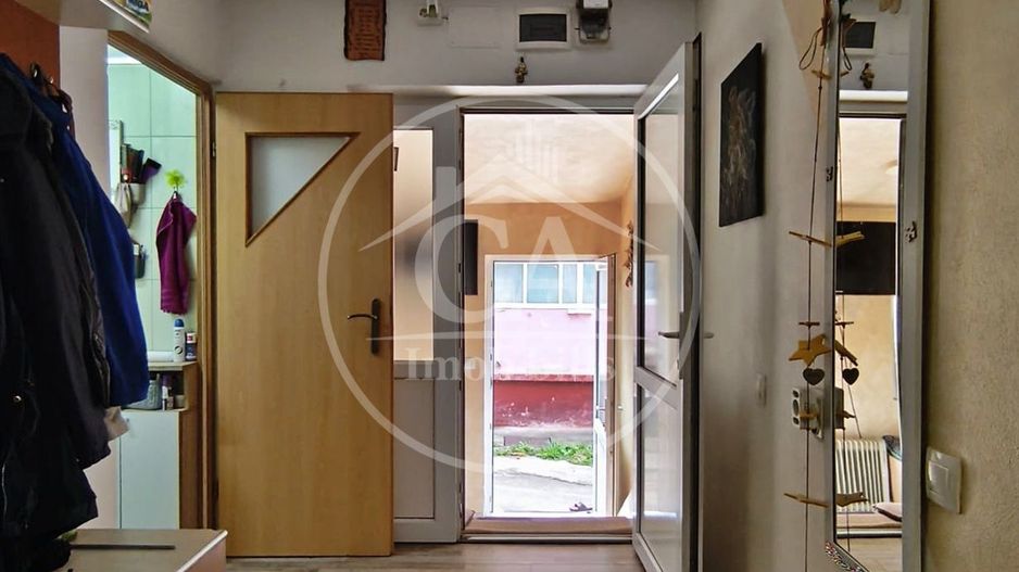 Apartament cu 2 camera la curte comuna de vanzare Central, Oradea - Poză 10