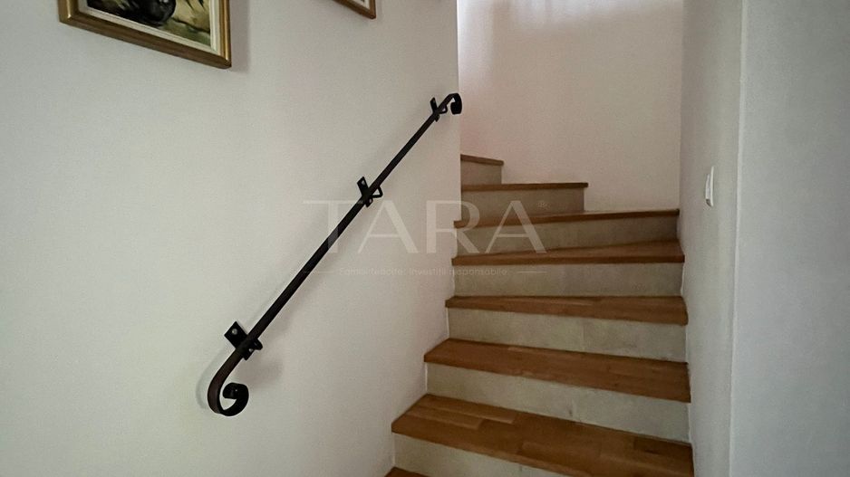 Casă Deosebită în Zona Gruia - Poză 2