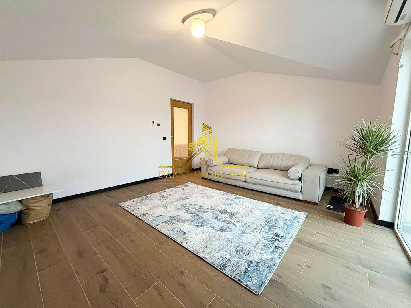 2 camere, decomandat, bloc nou, balcon, parcare, Horea, Semicentral - Poză 1
