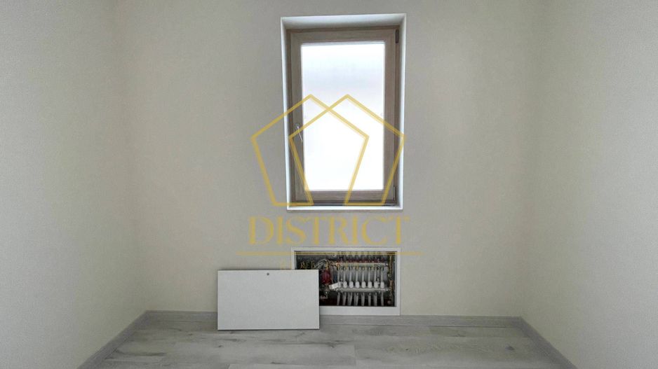 Casa despărțită prin garaj cu 5 camere | Giroc - Poză 11