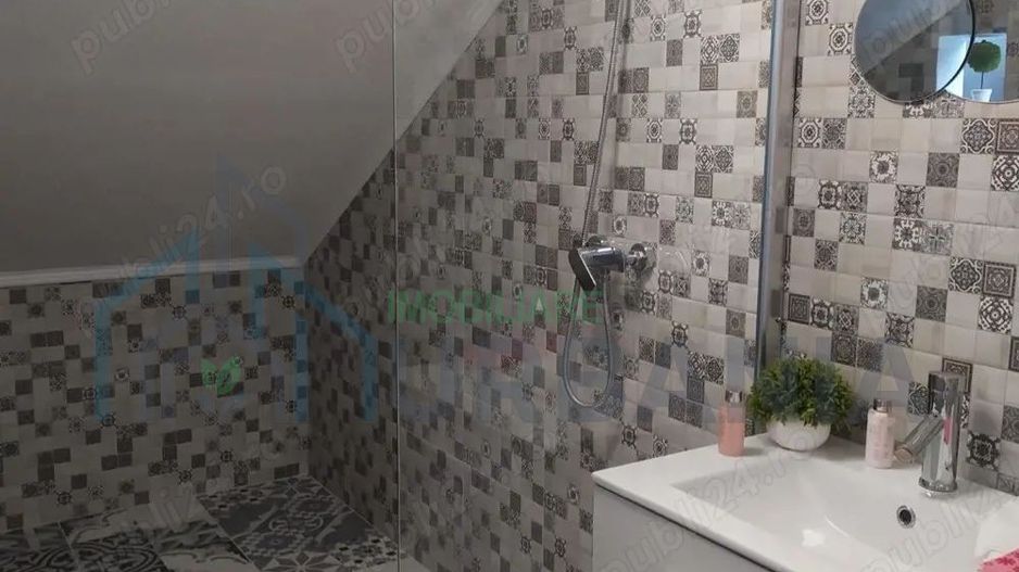 Aparatament cu mansarda - Poză 1