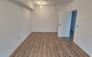 Pethouse de închiriat in centru Resitei - Poză 2